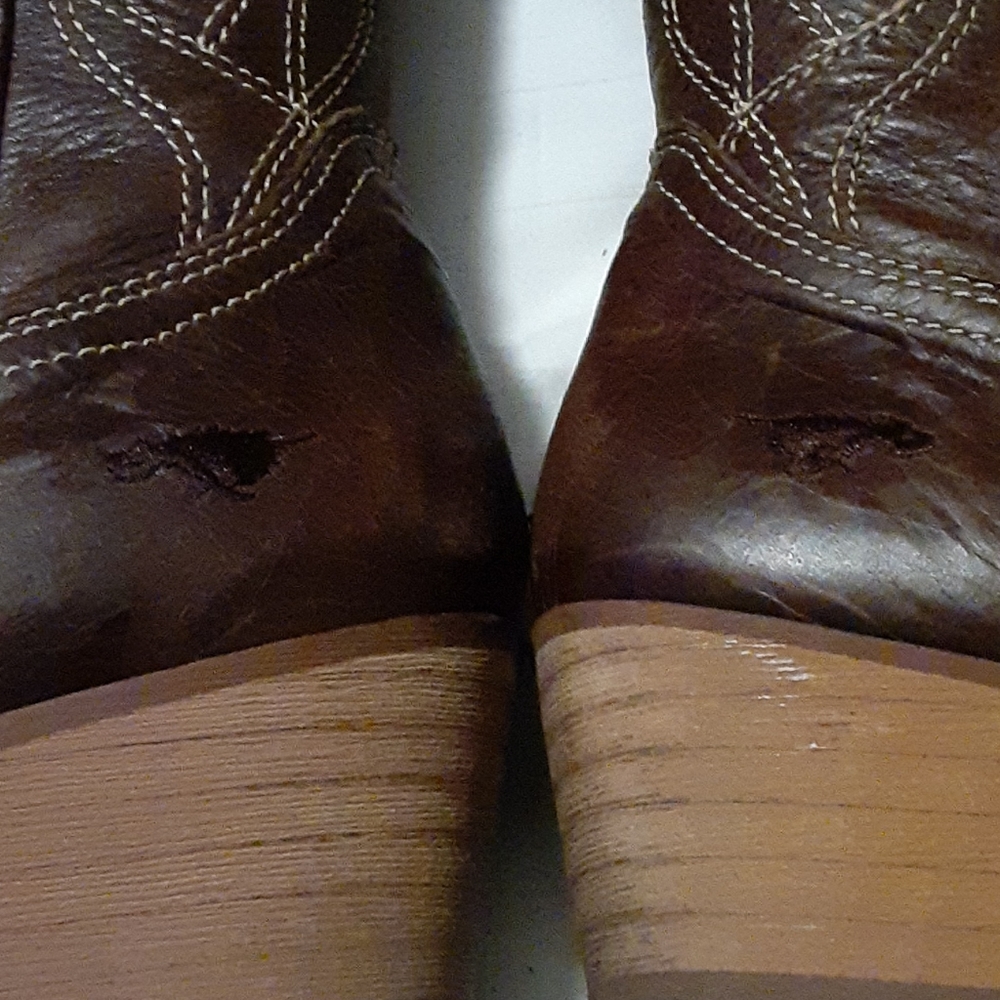 Boots - Picture 4 of 8